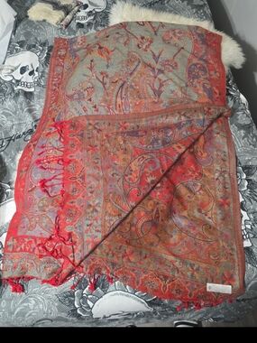 Pashmina Red Paisley Jacquard Scarf with Multicolor Accents
